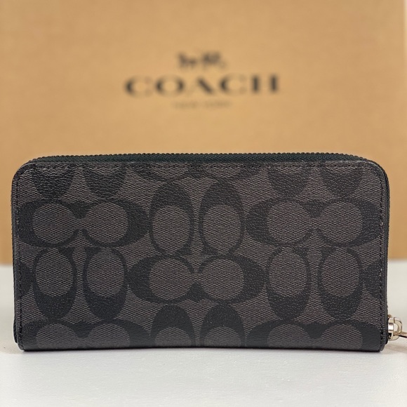 🔥SALE 🔥Star Wars x Coach 2PCS Tote & Wallet - Picture 9 of 16